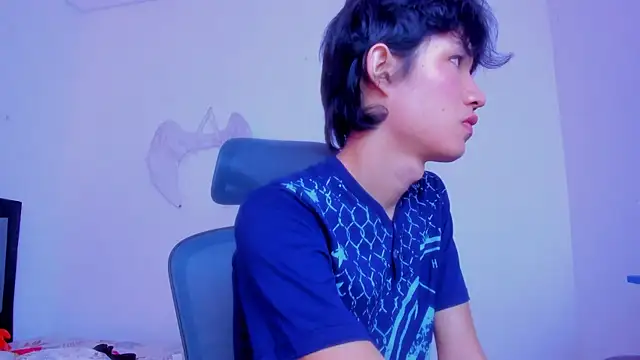 Snapshot of Johhan__Lee chatting on December 2024 12:41:01 AM Johhan Lee online show from December 2024 12:41:01 AM