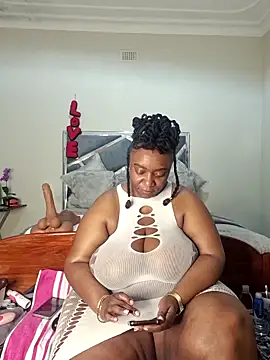 Snapshot of ThickianaRider chatting on May 2026 09:42:02 PM ThickianaRider online show from May 2026 09:42:02 PM
