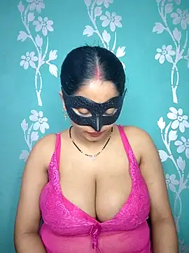 Snapshot of bigtitsqueen chatting on March 2026 03:59:01 PM bigtitsqueen online show from March 2026 03:59:01 PM