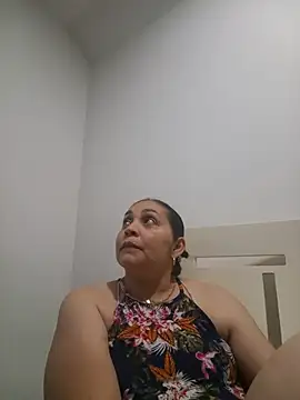 Snapshot of MirandaSoto chatting on July 2026 04:04:02 AM MirandaSoto online show from July 2026 04:04:02 AM