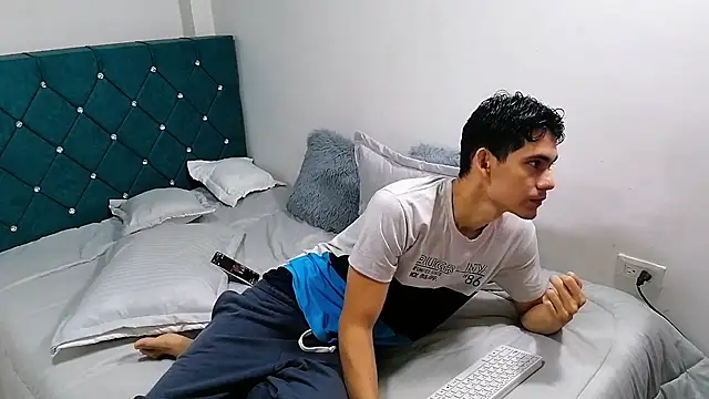 alexispaez457062 online show from February 2025 01:09:02 PM