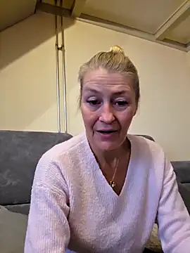 lisalustjouw online show from November 2025 10:15:02 AM