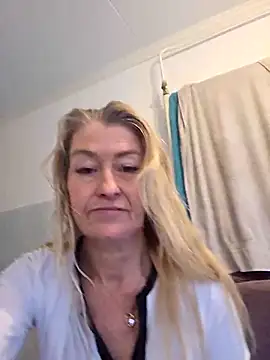 lisalustjouw online show from April 2026 07:39:01 AM