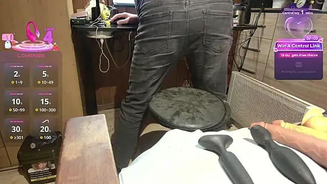 misteryman1956 online show from February 2026 06:40:02 AM