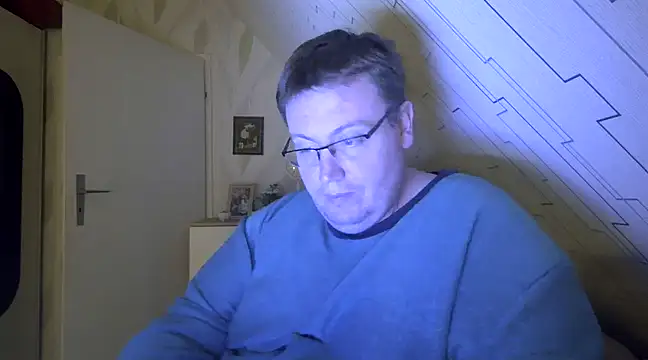 Snapshot of der_alex38 chatting on February 2025 07:30:02 PM der alex38 online show from February 2025 07:30:02 PM