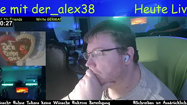 Snapshot of der_alex38 chatting on March 2025 08:49:01 PM der alex38 online show from March 2025 08:49:01 PM