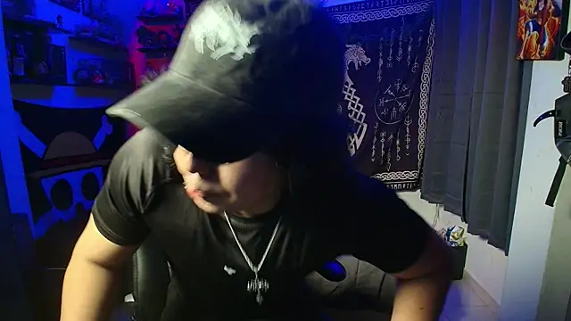 Snapshot of kairozz chatting on December 2025 09:33:01 PM kairozz online show from December 2025 09:33:01 PM