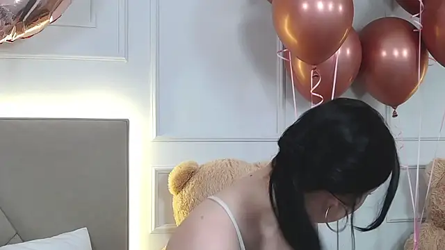 LeilaLow online show from February 2025 03:08:01 PM