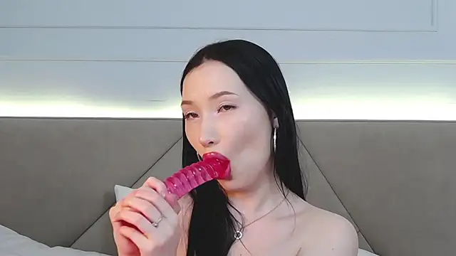 LeilaLow online show from March 2025 03:13:02 PM