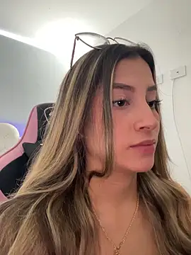 Issabela G1 online show from February 2026 08:51:01 PM