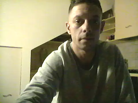 FrettedLodine online show from November 2025 10:34:02 PM