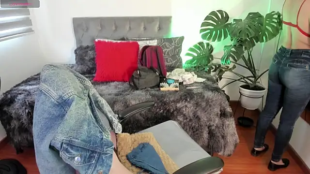 Nami sunny online show from January 2026 07:17:02 PM