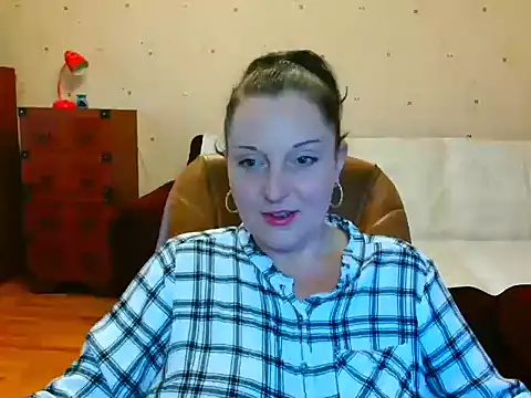 Alice3694 online show from February 2025 05:58:01 AM