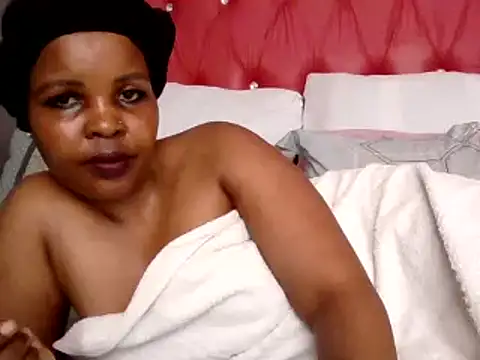 Snapshot of Honeybae82x chatting on December 2024 08:56:01 AM Honeybae82x online show from December 2024 08:56:01 AM