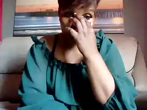 Snapshot of Honeybae82x chatting on December 2024 04:15:01 PM Honeybae82x online show from December 2024 04:15:01 PM