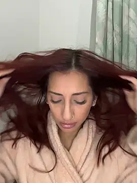 julialupato1606 online show from February 2026 09:19:01 PM