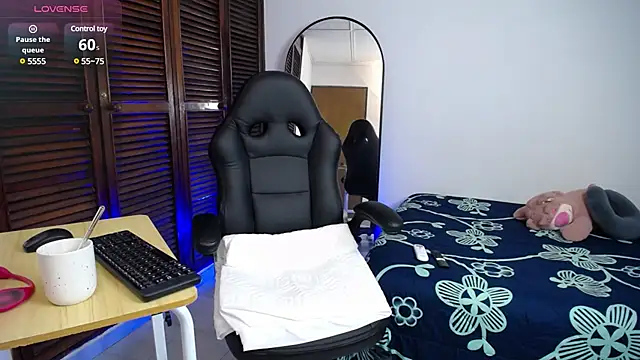 karoll marquez online show from March 2025 04:33:02 PM