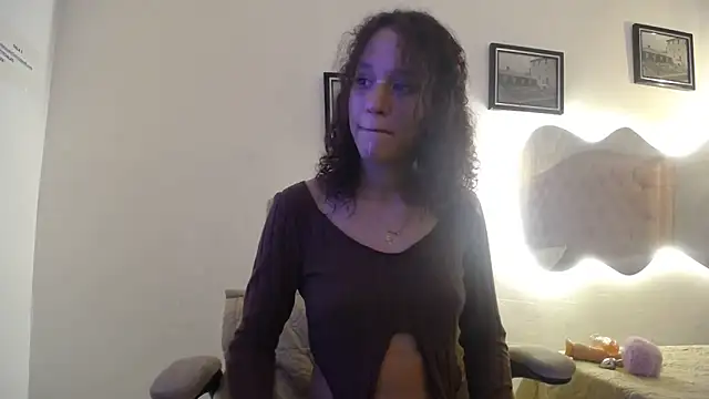 Snapshot of LAURA_SMIITH chatting on March 2025 07:42:02 AM LAURA SMIITH online show from March 2025 07:42:02 AM