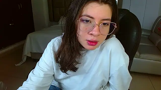 zoecruzz online show from March 2026 01:39:02 PM