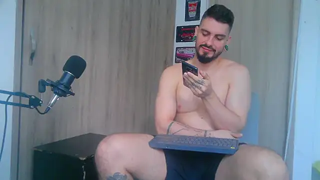 Aaron kwok28 online show from November 2025 09:14:02 PM