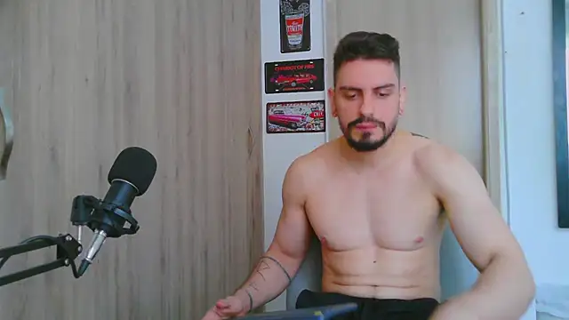 Aaron kwok28 online show from January 2026 09:18:02 PM