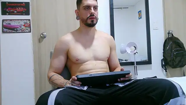 Aaron kwok28 online show from April 2026 10:58:01 PM