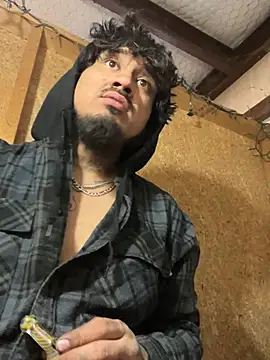 Snapshot of yomanfriend chatting on December 2024 11:34:02 PM yomanfriend online show from December 2024 11:34:02 PM