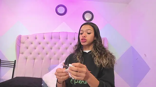 BritneyCollins online show from February 2026 11:37:01 AM