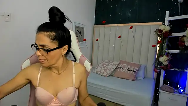 Snapshot of margot_smith_ chatting on March 2026 12:42:01 PM margot smith online show from March 2026 12:42:01 PM