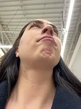 Holly Play online show from February 2025 11:31:02 AM