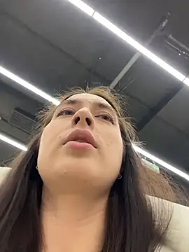 Holly Play online show from February 2026 12:01:02 PM