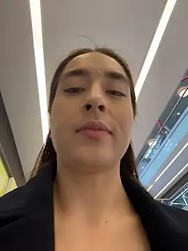 Holly Play online show from April 2026 08:59:02 AM