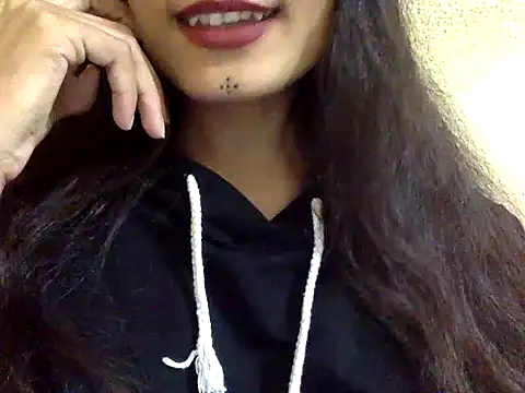 krati74 online show from February 2025 01:43:02 PM