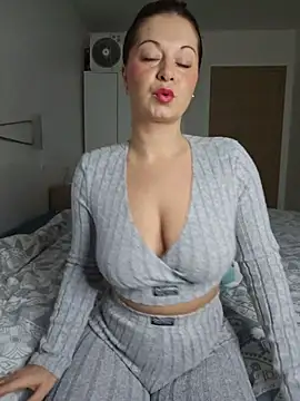 Chaudesquirt online show from January 2026 07:11:02 AM