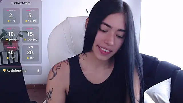 Snapshot of LESLIEBLACK_ chatting on August 2026 06:11:01 PM LESLIEBLACK online show from August 2026 06:11:01 PM