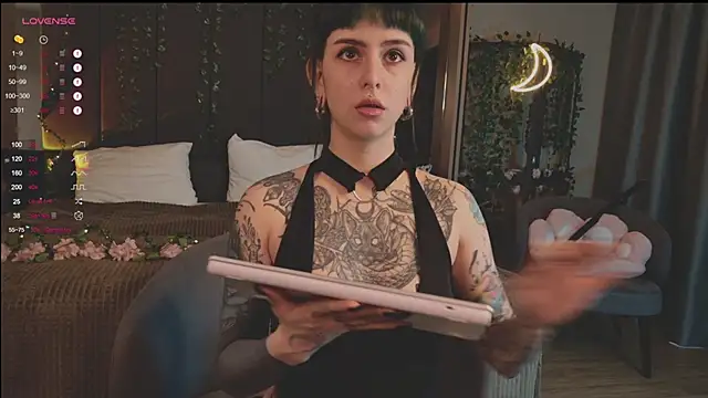 MichaellaMoon online show from March 2025 10:33:01 AM