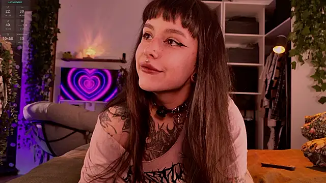 MichaellaMoon online show from March 2026 12:32:01 PM