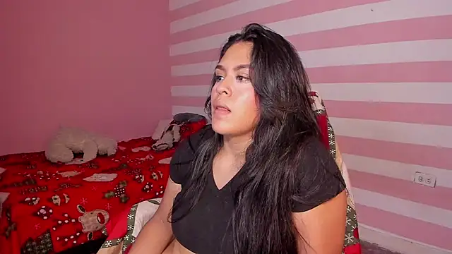 Snapshot of Loveequinn chatting on December 2024 12:20:01 AM Loveequinn online show from December 2024 12:20:01 AM