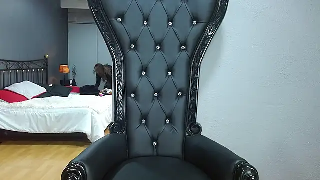 MelaniaKnauss online show from December 2024 08:00:01 PM