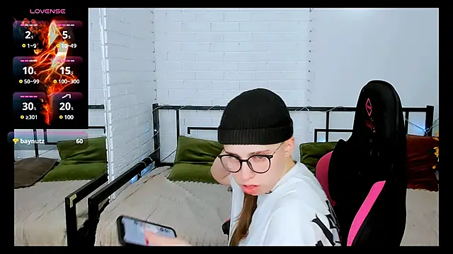 Dolly  Queen  online show from December 2024 02:21:02 AM