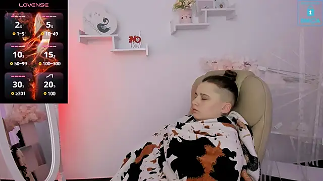 Dolly  Queen  online show from January 2025 12:17:02 AM