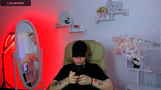 Dolly  Queen  online show from February 2025 09:43:01 PM