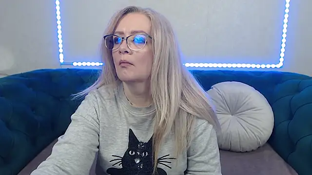 Snapshot of IvanaCharm chatting on May 2026 03:24:02 AM IvanaCharm online show from May 2026 03:24:02 AM