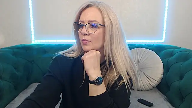 Snapshot of IvanaCharm chatting on May 2026 03:13:01 AM IvanaCharm online show from May 2026 03:13:01 AM