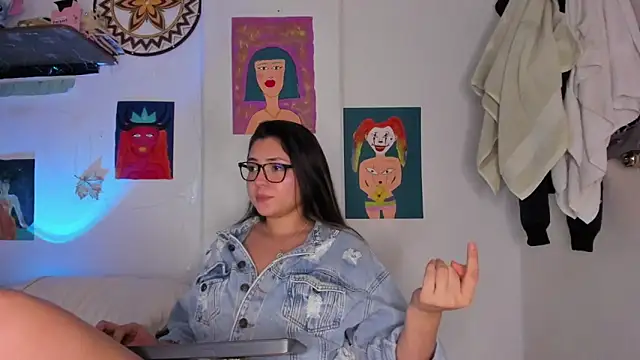 Snapshot of azumi_cutiepie_ chatting on March 2025 11:24:02 PM azumi cutiepie online show from March 2025 11:24:02 PM