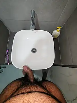 rahulGJ03 online show from January 2025 06:49:01 PM