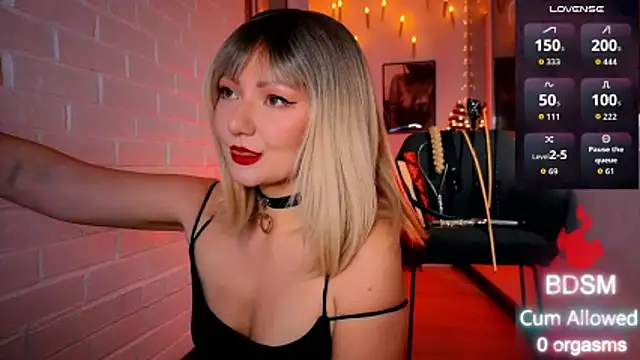 Sandralawrence online show from December 2025 09:52:02 PM