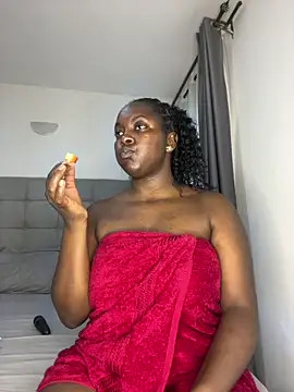 Snapshot of prettiepearl chatting on June 2026 07:55:02 AM prettiepearl online show from June 2026 07:55:02 AM