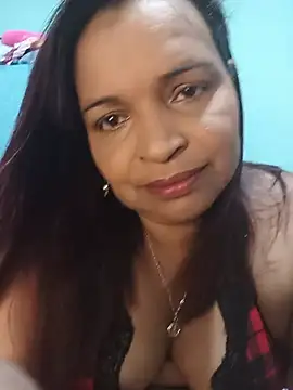 Snapshot of _violetta_- chatting on July 2026 02:28:01 AM violetta - online show from July 2026 02:28:01 AM