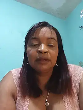 Snapshot of _violetta_- chatting on July 2026 01:04:02 PM violetta - online show from July 2026 01:04:02 PM
